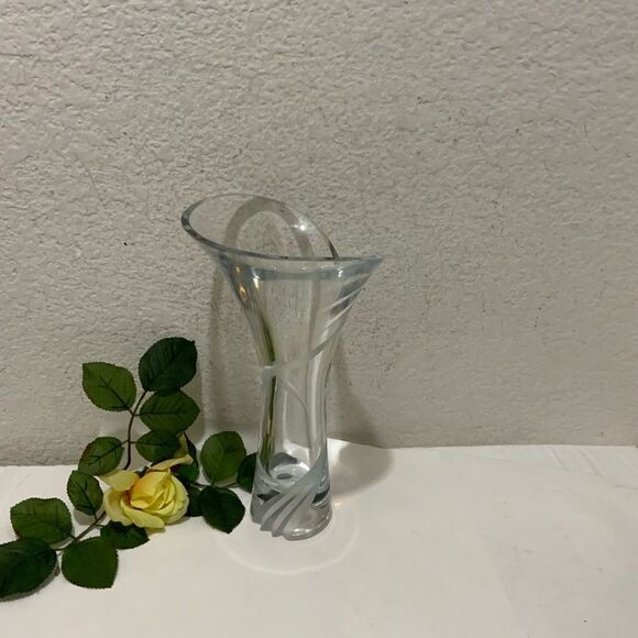 Mikasa Crystal Vase 11” tall Beautiful! - Picture 2 of 8